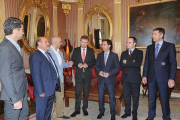 El alcalde recibió ayer a los organizadores del congreso.-ISRAEL L. MURILLO
