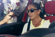 Isabel Pantoja saliendo de la cárcel de Alcalá de Guadaíra (Sevilla), el pasado 30 de julio, para disfrutar de su segundo permiso penitenciario.-EFE / RAÚL CARO