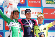 Carlos Barbero, en el podio de la quinta etapa del Tour de Turquía.-ECB