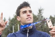 Jesús Gómez posa con la medalla de bronce que consiguió en Glasgow el pasado domingo.-ISRAEL L. MURILLO