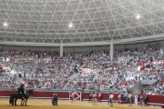 Un paseíllo en la feria del pasado año en el Coliseum de Burgos.-ECB