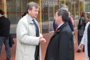 Lacalle y Rico conversaban ayer en un aparte después de que el alcalde desposeyese a Gómez de sus cargos.-ISRAEL L. MURILLO