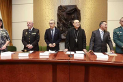 María Ángeles Herrera junto a Jorge Zorita, Roberto Saiz, Fidel Herráez, Santiago Bello y Alfonso Martín durante la presentación de su libro en el Arzobispado.-RAÚL G. OCHOA