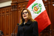 Las parlamentaria y vicepresidenta de la República, Mercedes Aráoz, juró como Jefa de Estado luego que el Congreso suspendiera de sus funciones al presidente Martín Vizcarra.-CONGRESO DE LA REPÚBLICA DEL PERÚ