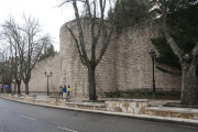 Imagen de la muralla en el paseo de los cubos.-RAÚL G. OCHOA