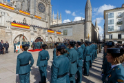 Celebración del Día del Pilar, patrona de la Guardia Civil, en la plaza del Rey San Fernando de Burgos. SANTI OTERO