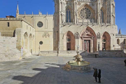 Los socialistas incluyen obras de accesibilidad en la Catedral por la plaza de Santa María.-RAÚL G. OCHOA