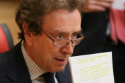 El consejero de la Presidencia, José Antonio de Santiago-Juárez, comparece en las Cortes para exponer los pagos a Cofely-Ical
