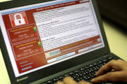 Una pantalla de ordenador muestra un rescate por un ataque de WannaCry.-/ EFE / RITCHIE B TONGO (EFE)