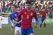 Marco Asensio controla un balón.-RAÚL OCHOA