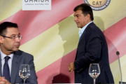 Bartomeu y Laporta, en un acto de la última campaña electoral por la presidencia del Barça.-FERRAN NADEU
