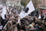 Manifestación para presionar a Macron en favor de un diálogo con Córcega, el pasado 3 de febrero, en Ajaccio.-AFP/ PASCAL POCHARD-CASABIANCA