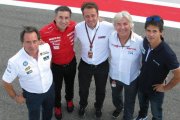 Sito Pons, Jorge Martínez  Aspar, Emilio Alzamora, Ángel Nieto y Alex Crivillé, en un encuentro de excampeones del mundo en el 2014.-EMILIO PEREZ DE ROZAS