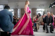 Una creación de DelPozo.-EFE / TOLGA AKMEN