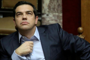 Alexis Tsipras, durante una sesión parlamentaria antes de votarse el presupuesto griego, en Atenas, el 10 de diciembre.-REUTERS / ALKIS KONSTANTINIDIS