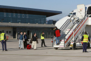 Imagen de archivo de un vuelo desde el aeropuerto de Burgos.-RAÚL G. OCHOA