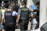 Detención en Ripoll de uno de los presuntamente relacionados con la célula terrorista.-ROBIN TOWNSEND