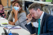 Javier Lacalle no ha podido contener las lágrimas al despedirse de la política municipa. ICAL