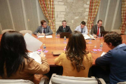 Miembros del Consorcio de Villalonquéjar en la reunión que mantuvieron ayer.-RAÚL G. OCHOA