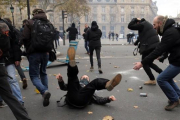 -AP Photo/Christophe Ena