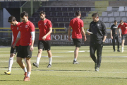 Estévez varió ayer su plan habitual y el entrenamiento se realizó a puerta abierta-Santi Otero