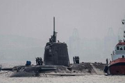 El submarino nuclear 'HMS Ambush', en aguas de Gibraltar, el 20 de julio.-AFP