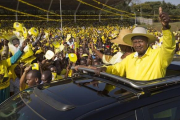 El presidente de Uganda, Yoweri Museveni, durante la campaña electoral.-AP / BEN CURTIS