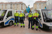 La presentación del nuevo servicio de mantenimiento de parques infantiles tuvo lugar ayer en el parque Félix Rodríguez de la Fuente. / RAÚL G. OCHOA