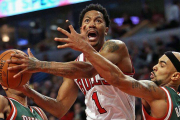 Derrick Rose, el base estrella de los Chicago Bulls, durante un partido contra los Milwaukee Bucks.-Foto: AFP / JONATHAN DANIEL