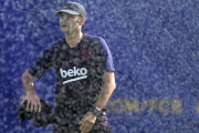 Valverde, en un entrenamiento en la ciudad deportiva del Barça.-JORDI COTRINA
