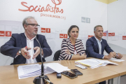 Francisco José Martín, Esther Peña y Ander Gil.-SANTI OTERO
