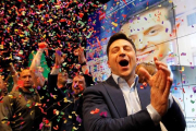 Zelensky celebrando su victoria.-EFE / STEPAN FRANKO