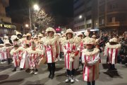 Multitud de personas acudieron disfrazadas al desfile de carnaval de Aranda. L. V.