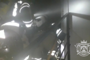 Los Bomberos intervienen en el incendio en una casa en Cardeñajimeno. BOMBEROS DE BURGOS