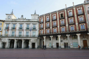 Imagen de la fachada de la Casa Consistorial, en la Plaza Mayor de Burgos.-RAÚL G. OCHOA