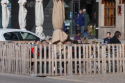 Terraza ampliada por la covid en reyes Católicos. SANTI OTERO