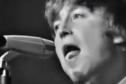una grabación de los 60 muestra a John Lennon mofándose de los discapacitados durante una actuación de los Beatles.-YOUTUBE / REAL LIFE