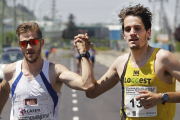 Javier Abad y Rubén Castrillo atravesaron la línea de meta de la mano-Santi Otero