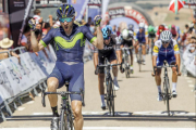 Carlos Barbero celebra la victoria en la meta de Clunia.-