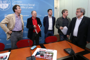 Los secretarios autonómicos de UGT y CCOO, Faustino Temprano y Ángel Hernández; el portavoz del Grupo Parlamentario Socialista, Luis Tudanca, y el coordinador regional, José María González-ICAL