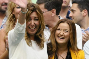 La presidenta del comité federal del PSOE, Verónica Pérez, junto a Susana Díaz, en un acto de partido en Sevilla.-EFE / RAÚL CARO