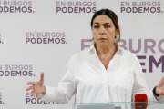 Marga Arroyo, durante la presentación de su candidatura por Podemos a la Alcaldía de Burgos. SANTI OTERO