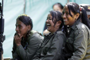 Guerrilleras de las FARC, el pasado 11 de agosto en el campamento de Putumayo, Colombia.-AP / FERNANDO VERGARA