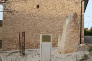 Monumento a los canteros en Hontoria de la Cantera.-