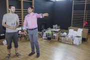 Roberto Alonso y Fernando Gómez conversan dentro de La Parrala.-SANTI OTERO