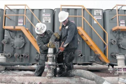 Una planta de extracción de hidrocarburos con 'fracking', en Dakota del Norte.-