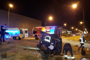 Los Bomberos intervienen en el lugar del accidente. BOMBEROS DE BURGOS