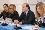 Emiliana Molero y José María Vela, durante su intervención en FAE.-ISRAEL L. MURILLO