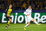 Bale remata a gol en el partido contra el Dortmund el 26 de septiembre, el último que ha jugado esta temporada.-MARTIN ROSE / GETTY IMAGES