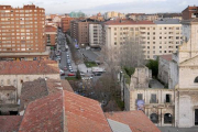 La capilla de Bernardas, a la izquierda de la imagen, verá renovada su cubierta, mientras el Monasterio se someterá a una intervención integral.-ISRAEL L. MURILLO